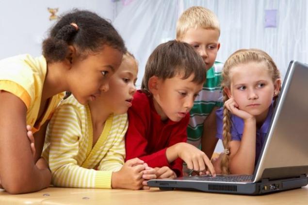 Kids Using Computers